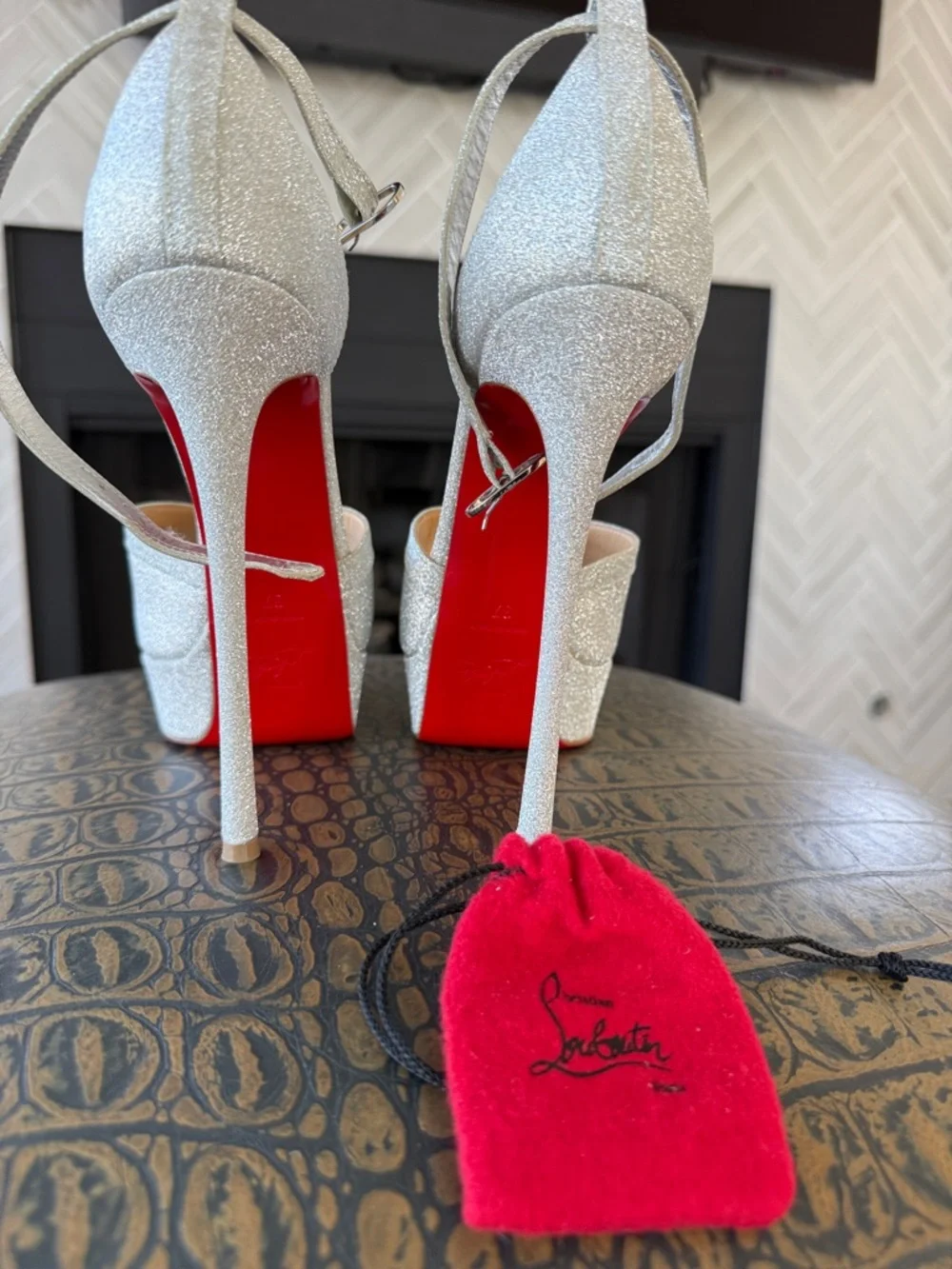 Christian Louboutin Glitter 150 Silver Pumps - Picture 4 of 17